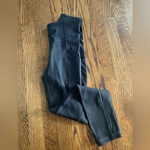 Women’s Lululemon WU train dark heather grey leggings. Size 2. 25” inseam